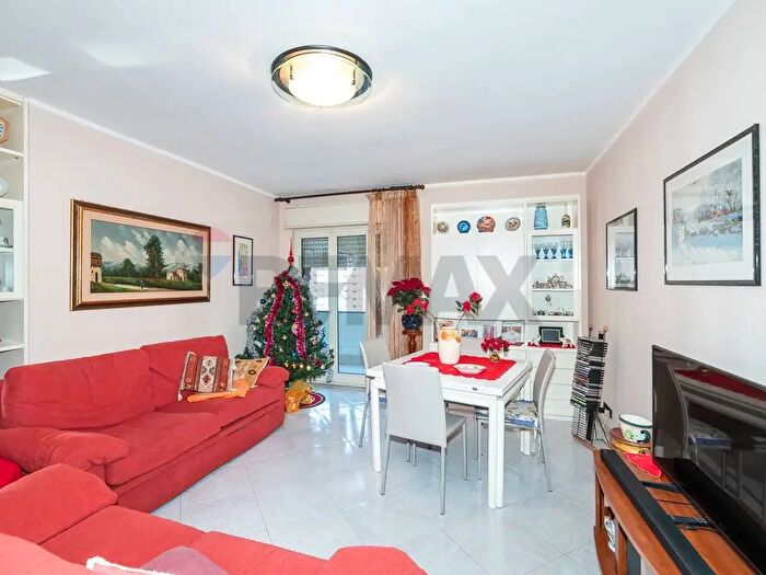 Appartamento trilocale in vendita in Viale Librino, Catania