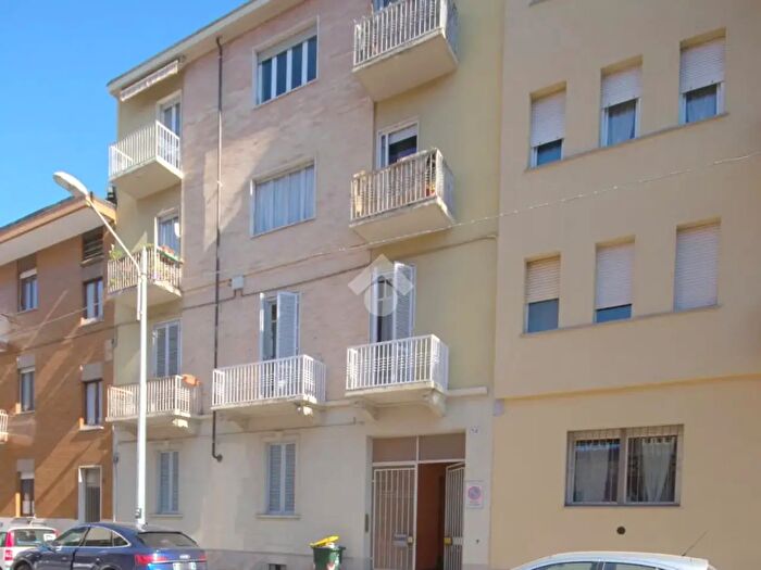Appartamento trilocale in vendita in Via Foligno, Torino