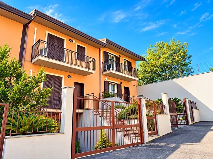 Casa con 5 locali in vendita in Via Fiume, Belpasso