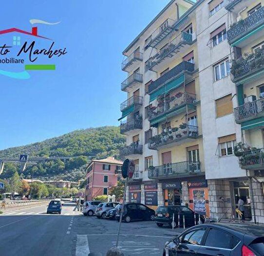 Appartamento con 6 locali in affitto in Via Roma, Centro, Recco