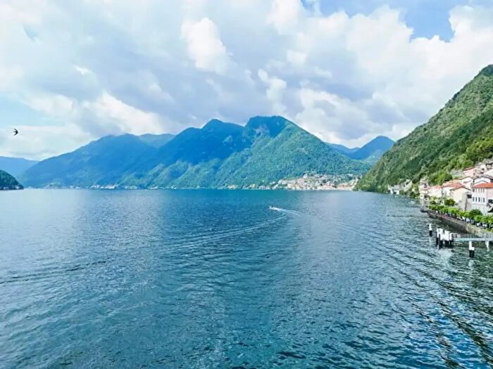 Casa quadrilocale in vendita in Via Michele Gerletti, Colonno