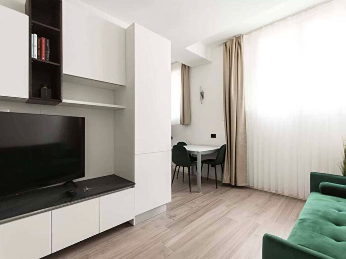 Appartamento bilocale in affitto in Via Monte Bianco, Monte Rosa Lotto, Milano