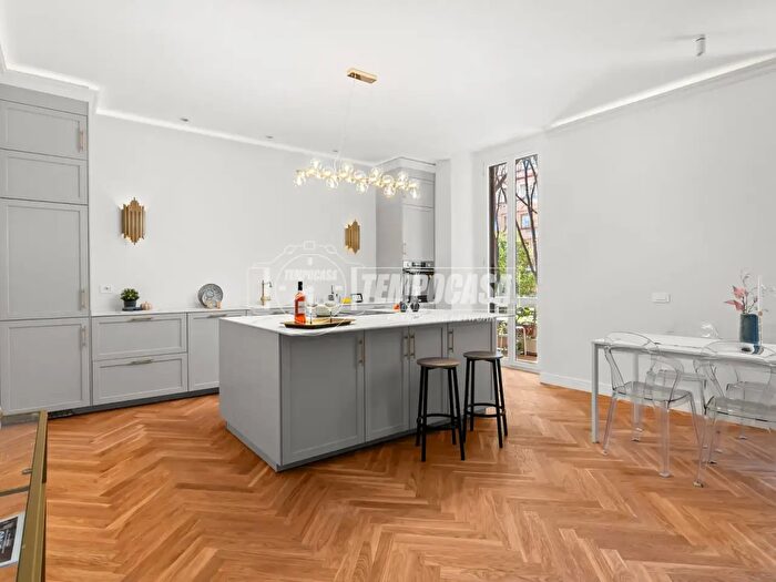 Appartamento trilocale in vendita in Via Cadore, Milano