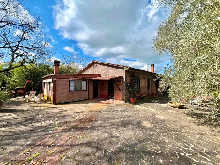 Casa con 11 locali in vendita in Strada di Mocenni, Castelnuovo Berardenga