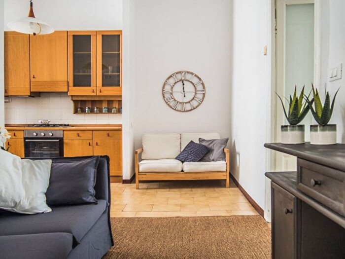 Appartamento trilocale in affitto in Viale Bligny, Bocconi, Milano
