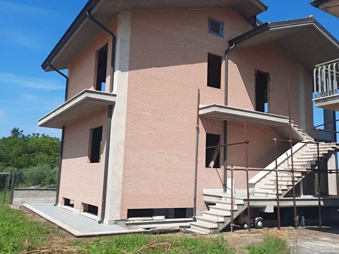 Casa con 6 locali in vendita in Via San Biagio Platani, Roma