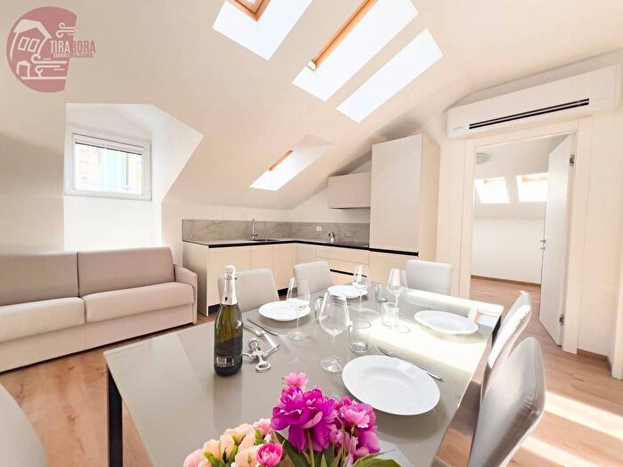 Casa con 6 locali in affitto in Corso Italia, Città Vecchia, Trieste