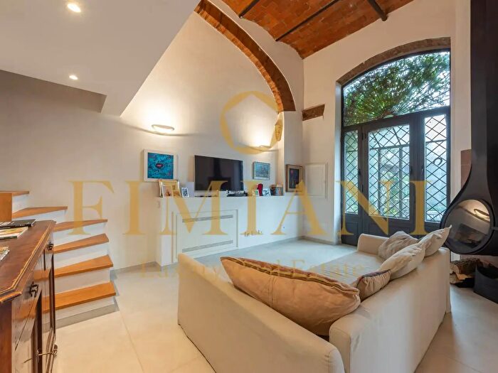 Casa con 7 locali in vendita in Via della Grillaia, Firenze