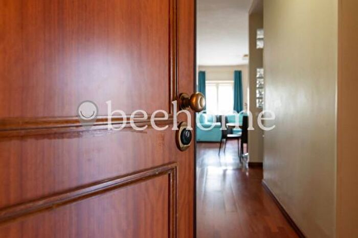 Appartamento con 6 locali in vendita in Via Italo Piccagli, Roma