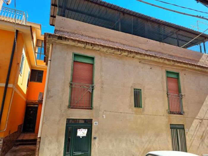 Casa con 6 locali in vendita in Via San Nicola, San Cataldo