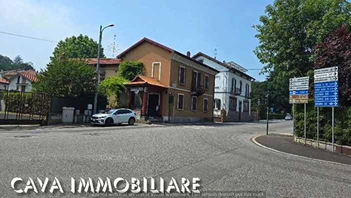 Casa con 5 locali in vendita in VLe Aguggiari, Varese