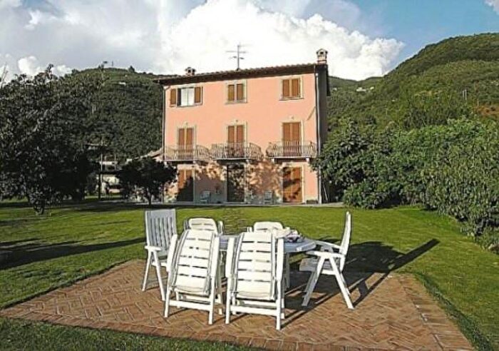 Casa con 6 locali in vendita in Via della Rocca, Pietrasanta