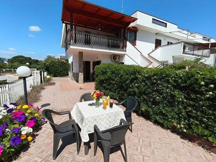 Casa trilocale in vendita in Via Ventotene, Villapiana