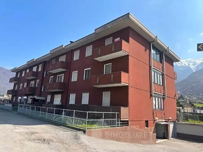 Appartamento con 5 locali in vendita in Via Provinciale, Talamona