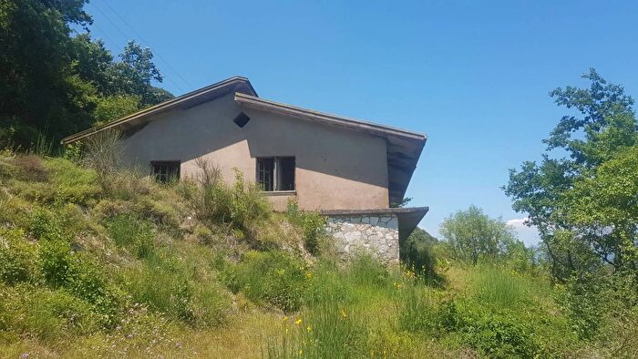 Casa quadrilocale in vendita in Via Salaria per Roma Rieti Rieti, Rieti