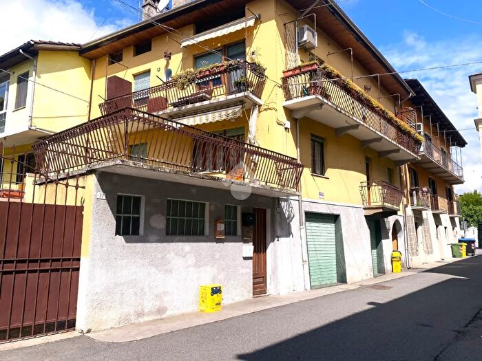 Appartamento con 5 locali in vendita in Via Marini, Borgofranco DIvrea