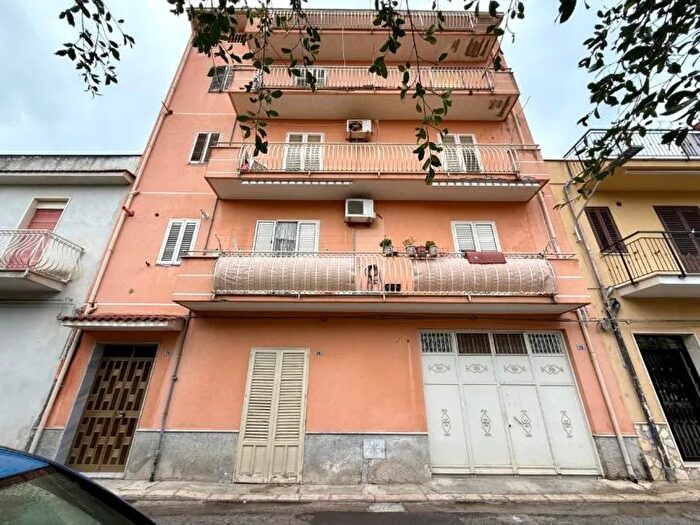 Appartamento con 6 locali in vendita in Partinico Via De Santis, Partinico