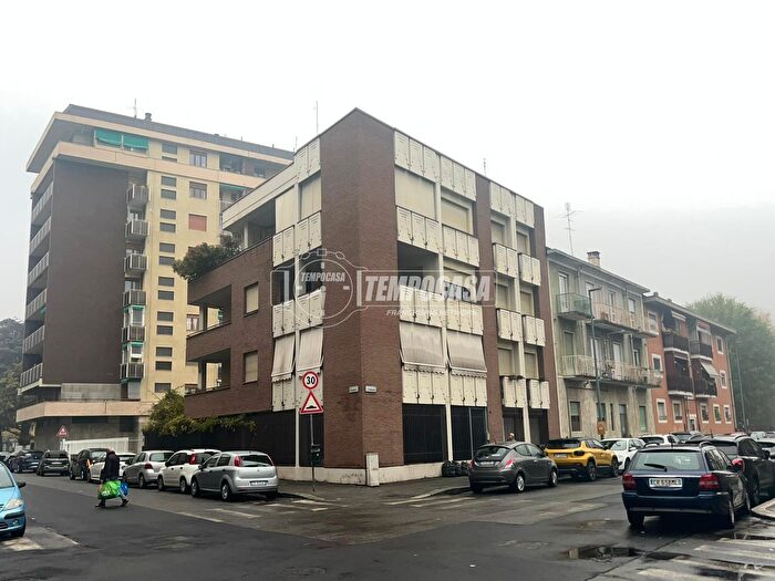 Appartamento trilocale in vendita in Via Quinto Bevilacqua, Torino