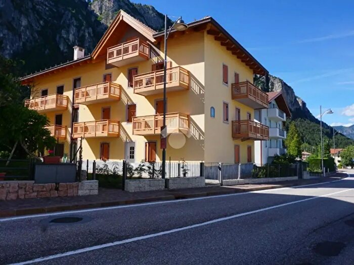 Appartamento quadrilocale in vendita in Via Trento, Fai Della Paganella