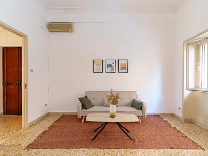Appartamento trilocale in vendita in Via Guglielmo Oberdan, Catania