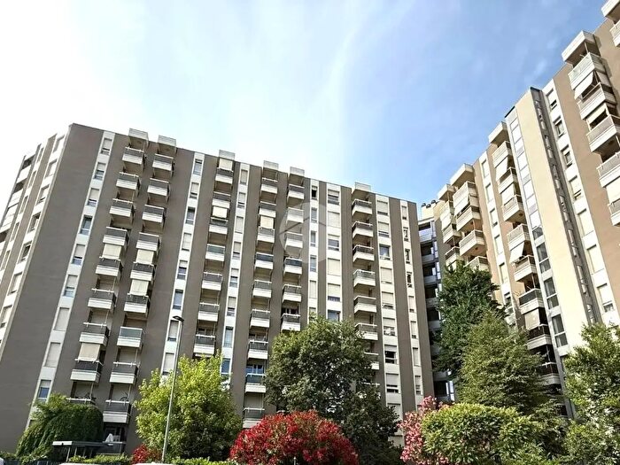 Appartamento quadrilocale in vendita in Via Tofane, Torino