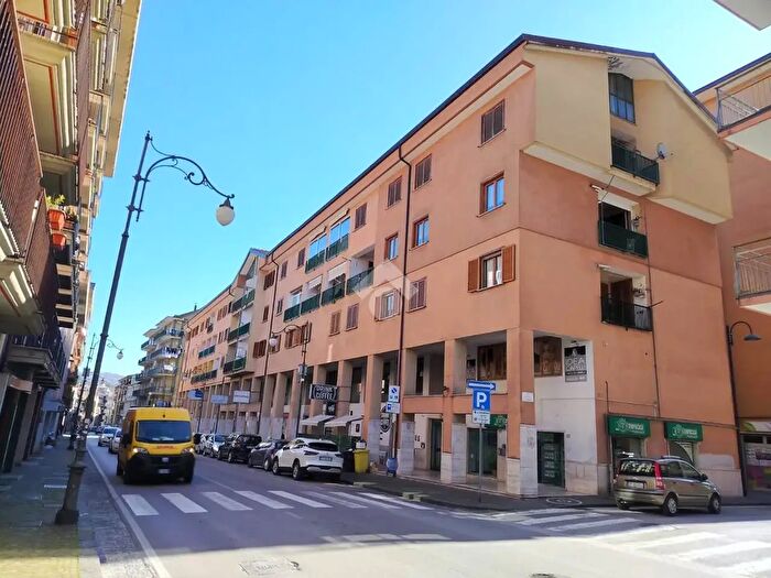Appartamento bilocale in vendita in Via Roma, Atripalda