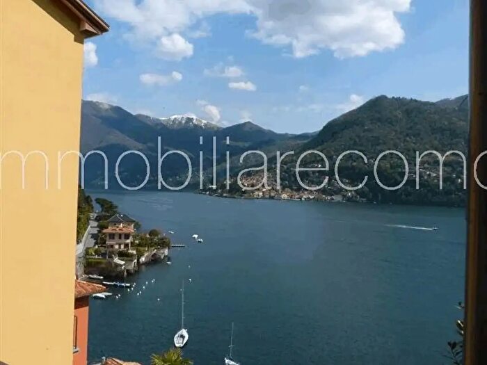 Appartamento trilocale in affitto in Via Besana, Moltrasio