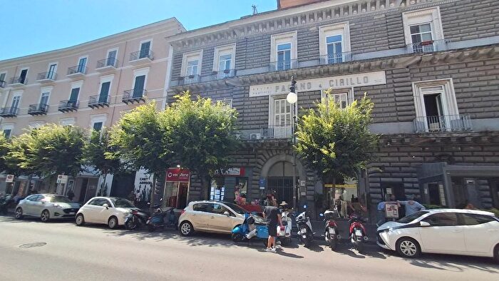 Appartamento con 5 locali in vendita in Corso Umberto I, Torre Annunziata