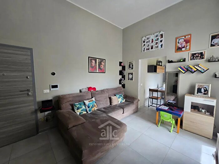 Appartamento trilocale in vendita in Via Massaglia, Lecce