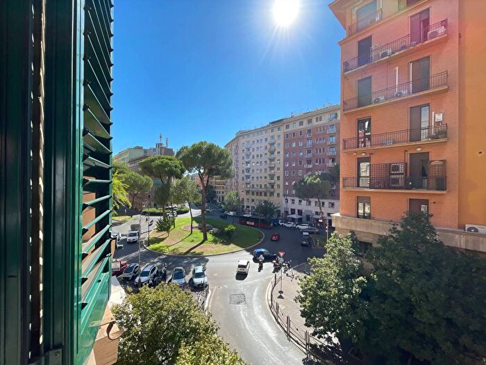 Appartamento trilocale in affitto in Via bisagno, Trieste Coppedè, Roma
