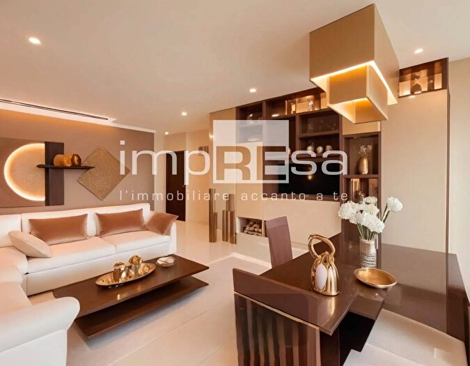 Appartamento con 5 locali in vendita in Corso del Pololo, Venezia