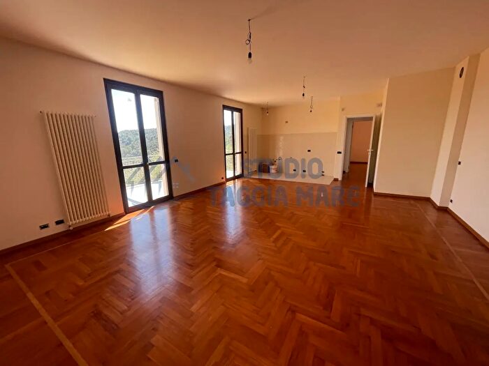 Casa con 6 locali in vendita in Via Montin, Diano San Pietro
