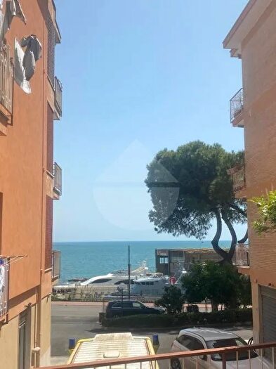 Appartamento con 6 locali in vendita in Gaeta