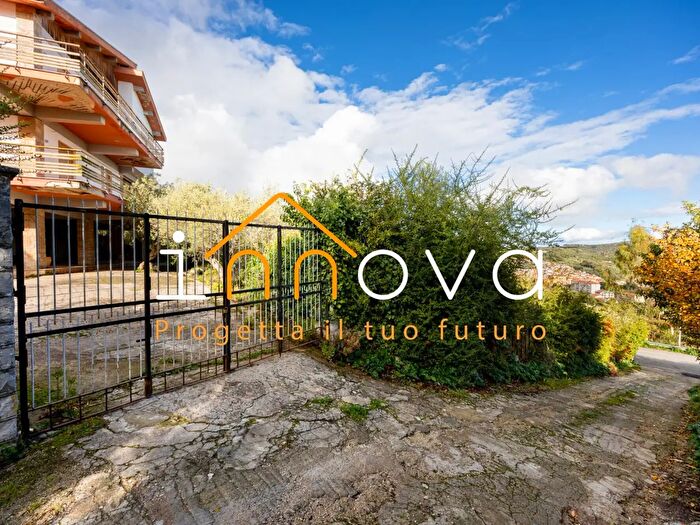 Casa con 6 locali in vendita in Contrada Gamillo Snc, Piana Degli Albanesi