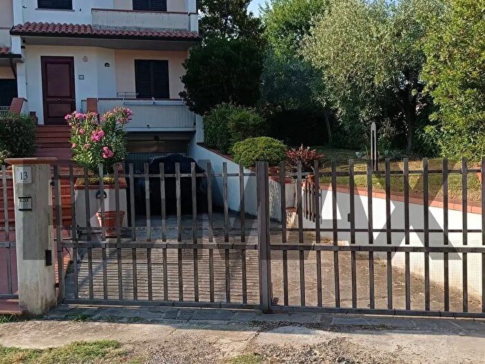 Casa con 8 locali in vendita in Via Fratelli Rosselli, Laterina Pergine Valdarno