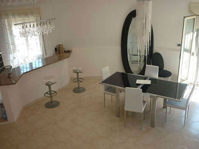 Appartamento con 5 locali in affitto in Plemmirio, Siracusa