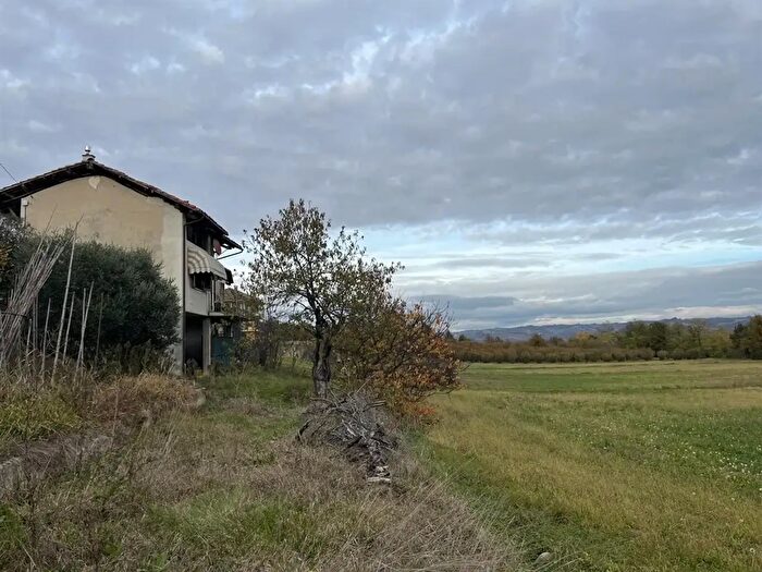 Casa con 6 locali in vendita in Carru