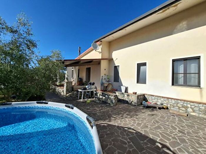 Casa con 6 locali in vendita in Sp, Castroreale