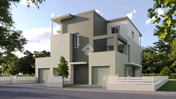 Appartamento con 5 locali in vendita in Via Val dEnza, SantIlario DEnza