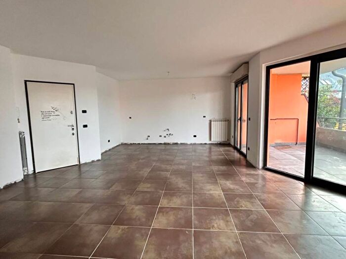 Appartamento trilocale in affitto in Via Carlo Forlanini, Ospedale, Busto Arsizio