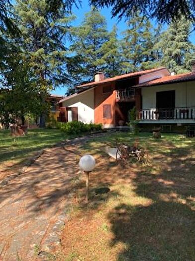 Casa con 6 locali in vendita in Mercato Saraceno