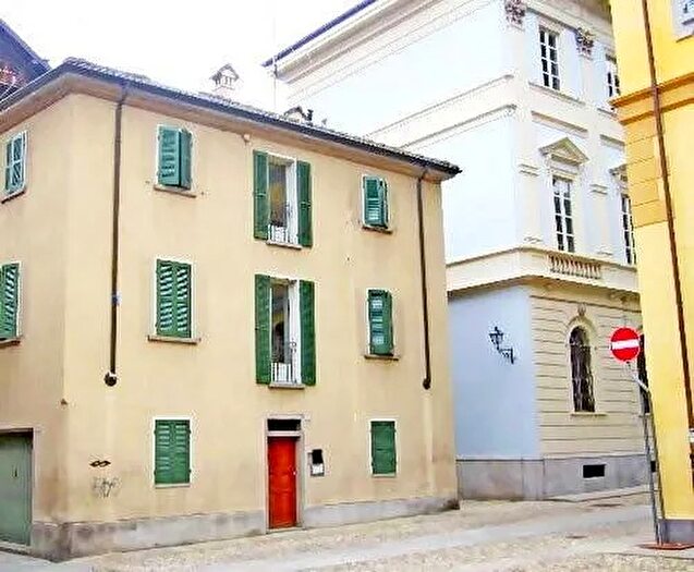 Casa quadrilocale in vendita in Via Benedetto Facini Domodossola, Domodossola