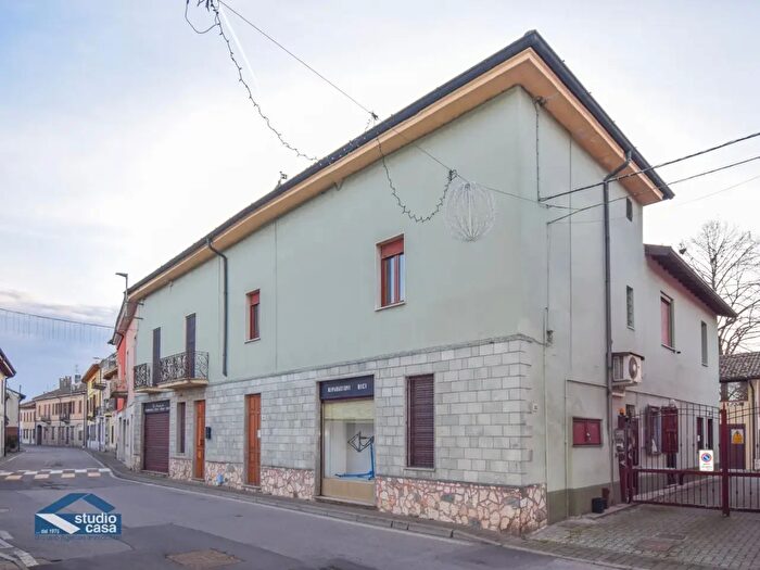 Appartamento quadrilocale in vendita in Via Roma, Ossago Lodigiano