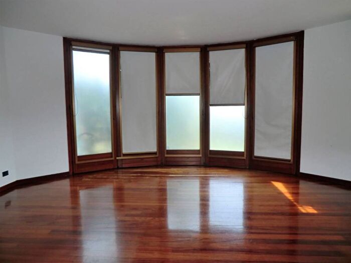 Appartamento trilocale in affitto in Via Como, Centro, Erba