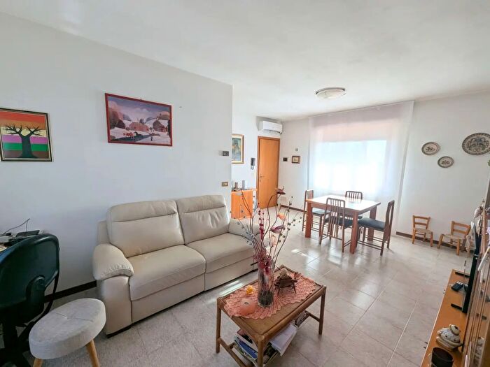 Appartamento con 6 locali in vendita in Località Borgo Pacco Snc, Fiumicello Villa Vicentina