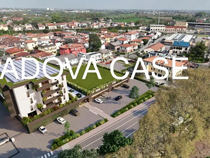 Appartamento con 5 locali in vendita in Via Bezzecca, Padova