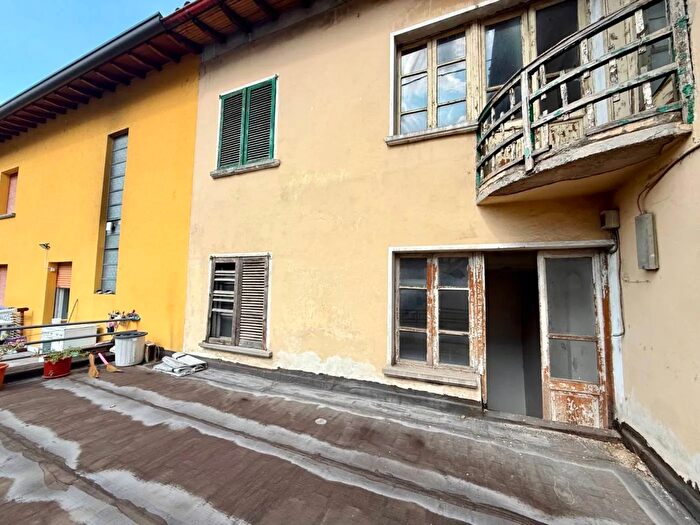 Casa con 6 locali in vendita in Via NazionaleCasazza, Casazza