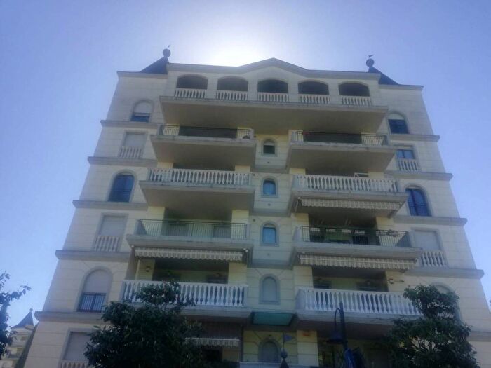 Appartamento con 5 locali in affitto in Via Felice Cavalotti, Centro, Montesilvano