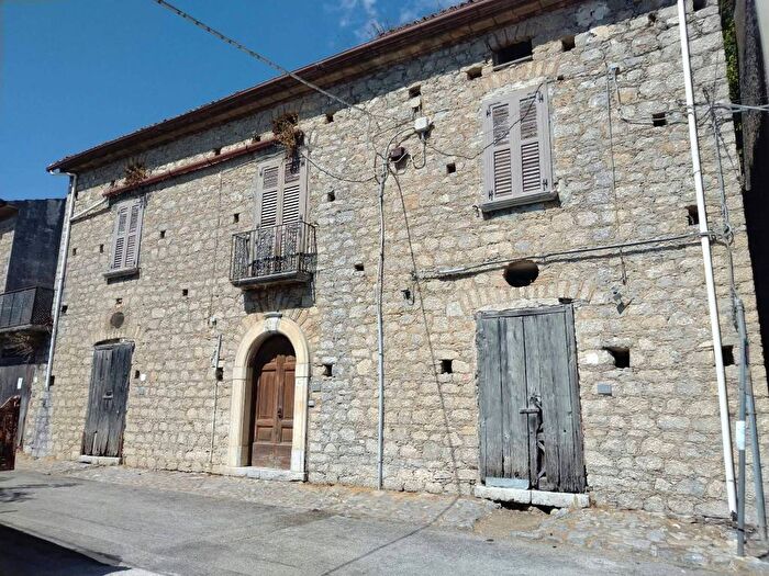 Casa con 6 locali in vendita in Via Roma, Centro, Roccagloriosa