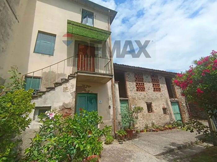 Casa quadrilocale in vendita in Coreglia Antelminelli